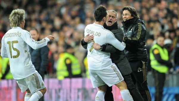 少一人的切尔西让阿森纳犯难，英超争冠从来不乏拼桌的（十人切尔西令阿森纳犯难，英超争冠向来不缺搅局者）