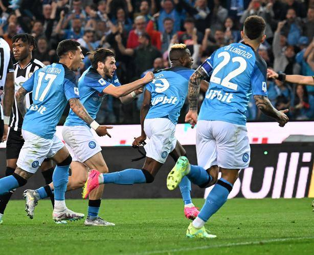 每体：拉菲尼亚已是巴萨非卖品，他的目标是赢得欧冠和世界杯（每体：巴萨将拉菲尼亚列为非卖品，球员剑指欧冠与世界杯桂冠）