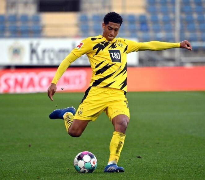 那不勒斯老板：输给伟大的穆里尼奥不丢人，差评穆帅是因为嫉妒（那不勒斯老板：败给伟大的穆里尼奥并非耻辱，对穆帅的差评多出于嫉妒）