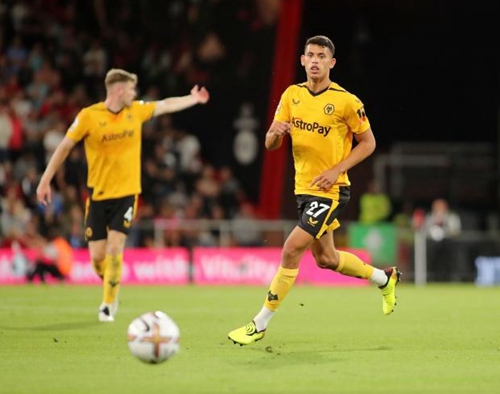 雷速西甲评选：双响+读秒绝杀，黄潜新星莫里罗当选第14轮MVP（雷速评西甲：黄潜新星莫里罗梅开二度读秒绝杀，荣膺第14轮MVP）