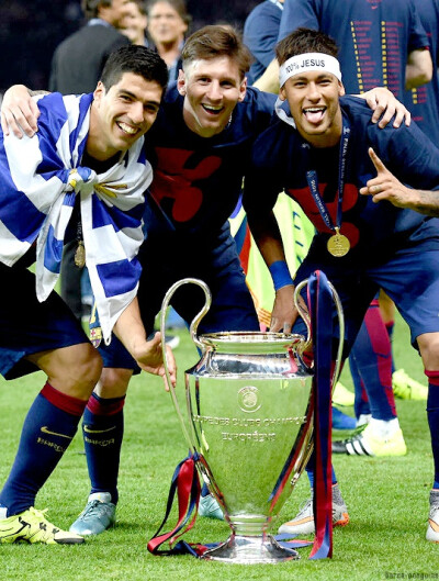 国足新帅战术引发讨论（国足新帅战术成热议话题）