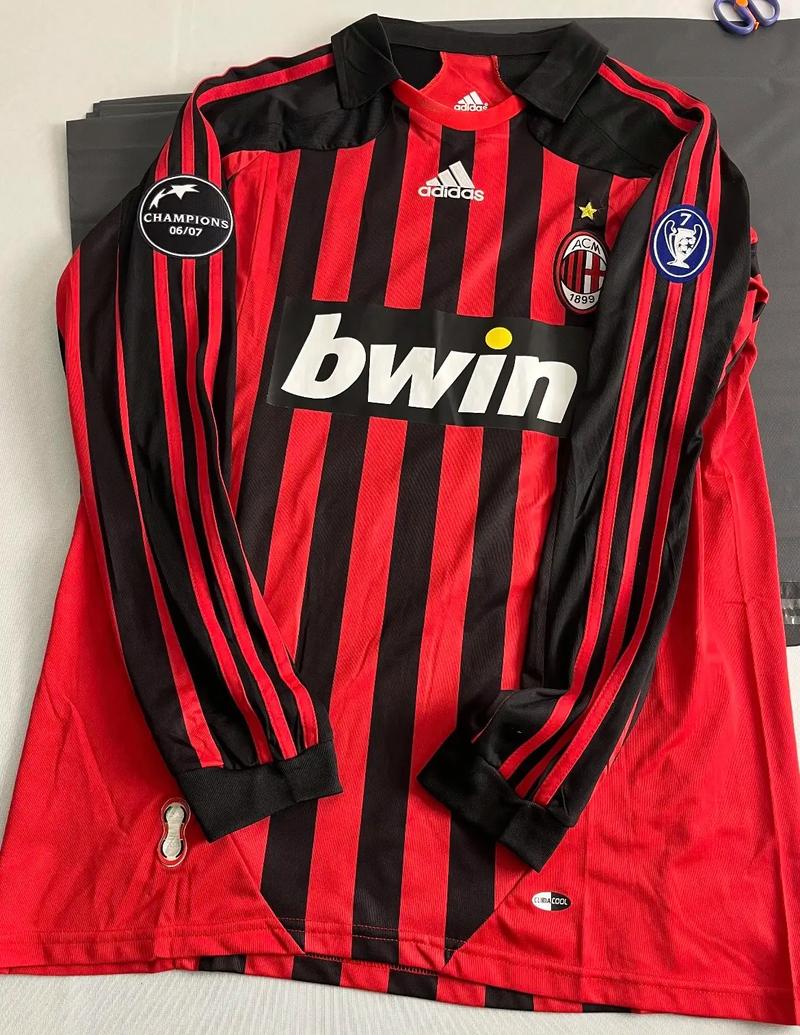 德天空：因西涅希望再次征战意甲，德甲对他也是可行的选择（德天空：因西涅盼重返意甲，德甲亦为可选去处）