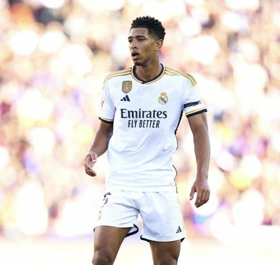 米纳拉：17岁被造谣成42岁，诽谤与谣言摧毁了我的职业生涯（米纳拉：年仅17岁却被谣传为42岁，流言与诽谤毁掉了我的职业生涯）