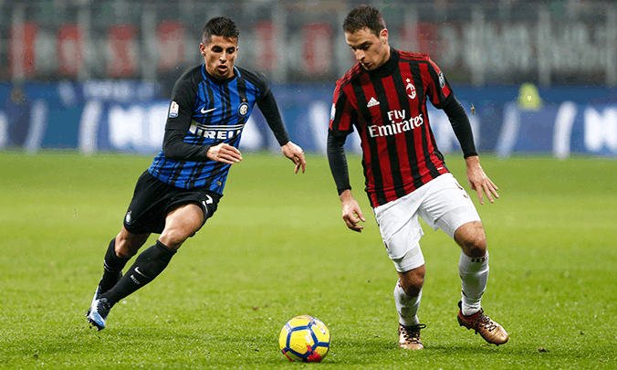 曼联主帅谈球队战术与未来（曼联主教练解读球队战术思路与未来规划）