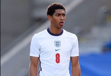 又一个落选秀奇兵！他1招堪比主帅基德 与状元秀撑起独行侠未来（独行侠再迎落选秀黑马：绝技媲美主帅基德，携手状元托起球队未来）