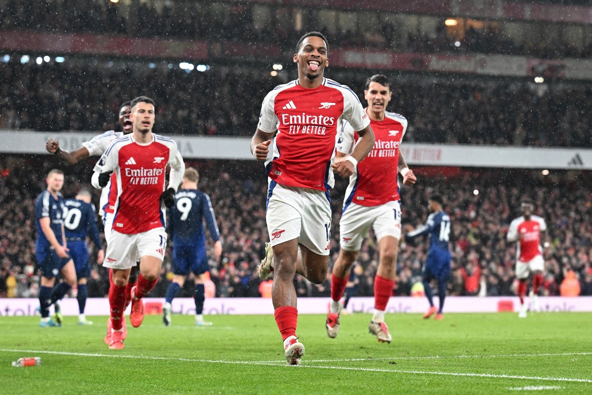 三位申花外援合约将到期，下轮亚冠或迎来告别战，特谢拉意外领衔（申花三外援合同临近到期，亚冠下轮或成告别之战，特谢拉意外领衔）