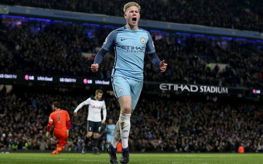 咔咔一顿扣！克里斯17中11&罚球9中6砍下28分8板4助2断（暴扣不停！克里斯17投11中、罚球9罚6中轰下28分8篮板4助攻2抢断）