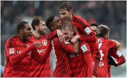 旗鼓相当！桑德兰击败纽卡后双方总战绩打平，各取54场胜利（势均力敌！桑德兰击退纽卡后历史交锋持平，双方各胜54场）